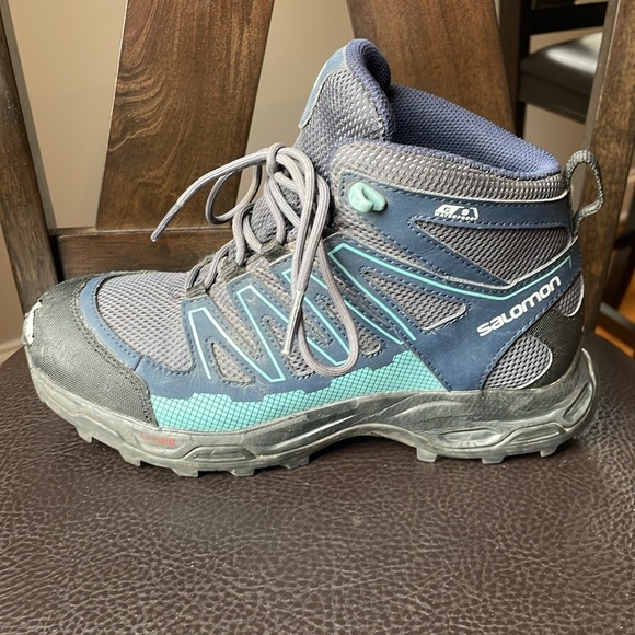 Salomon sz 7 waterproof hiking boots - Picture 2 of 7